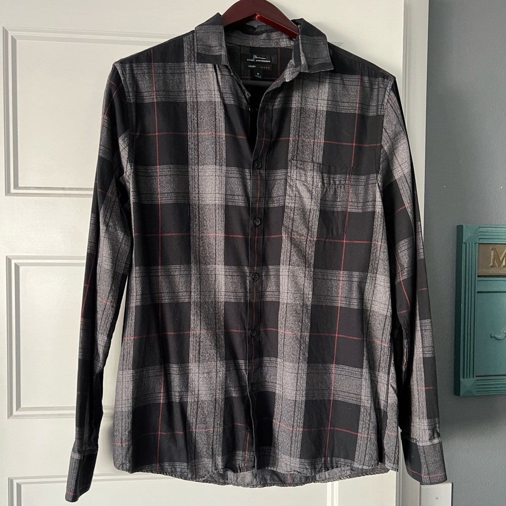 Mens plaids button down shirt NWT